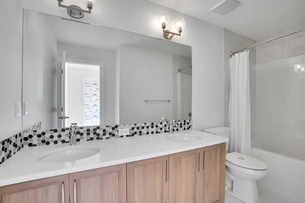379 Chelsea Passage
