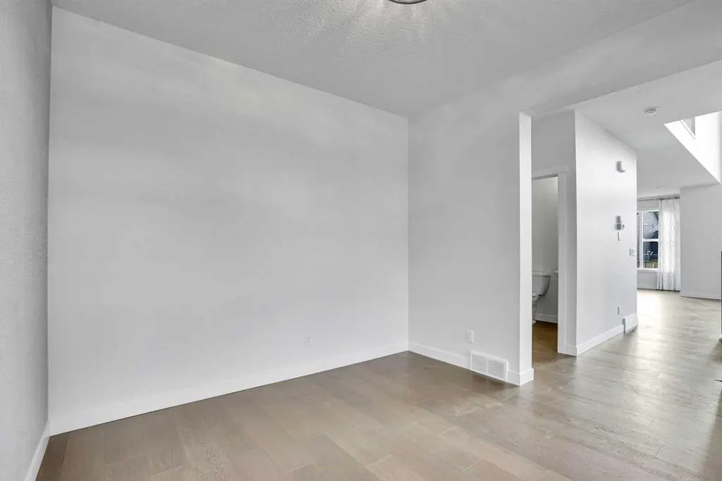 379 Chelsea Passage
