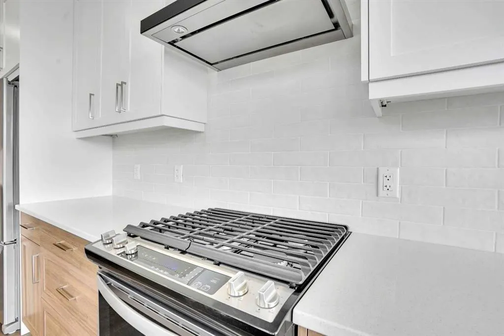 379 Chelsea Passage