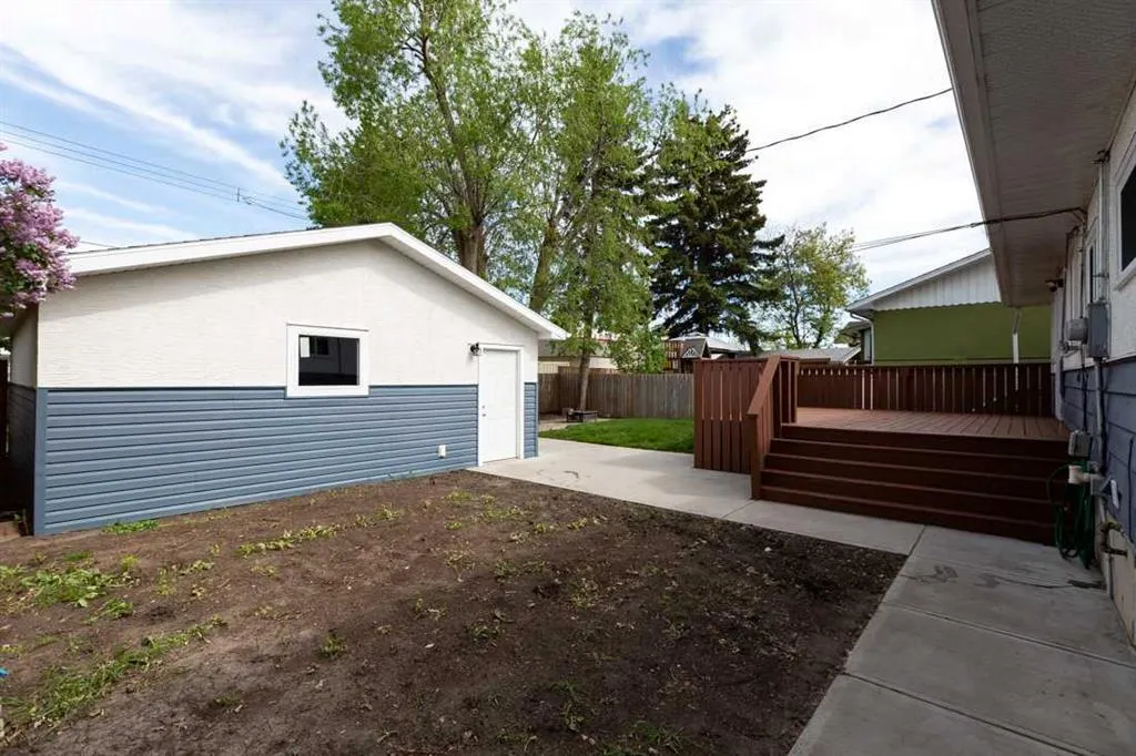 2620 38 Street SW