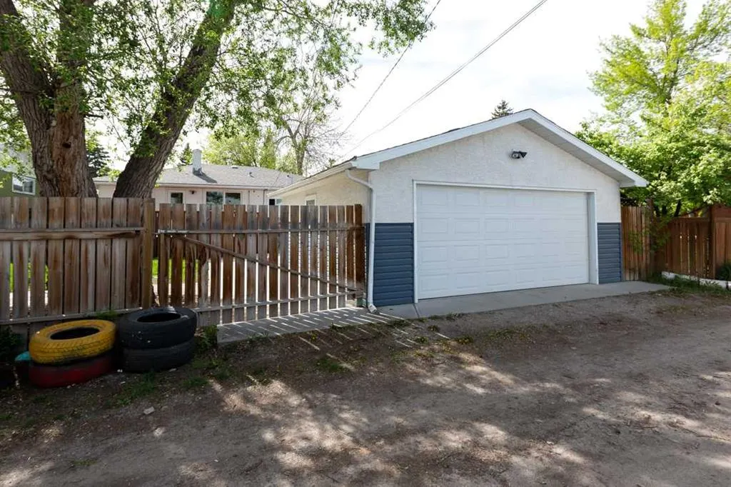 2620 38 Street SW