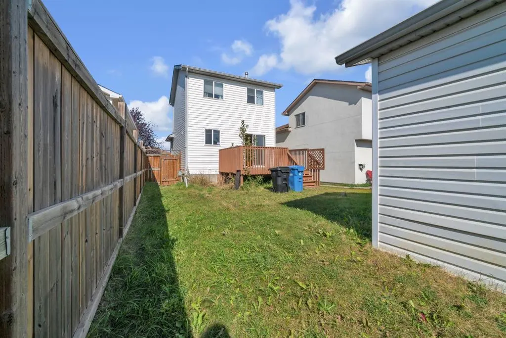 18 Martinvalley Way NE