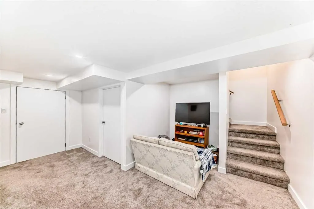 207 Milnes Street Nobleford Street