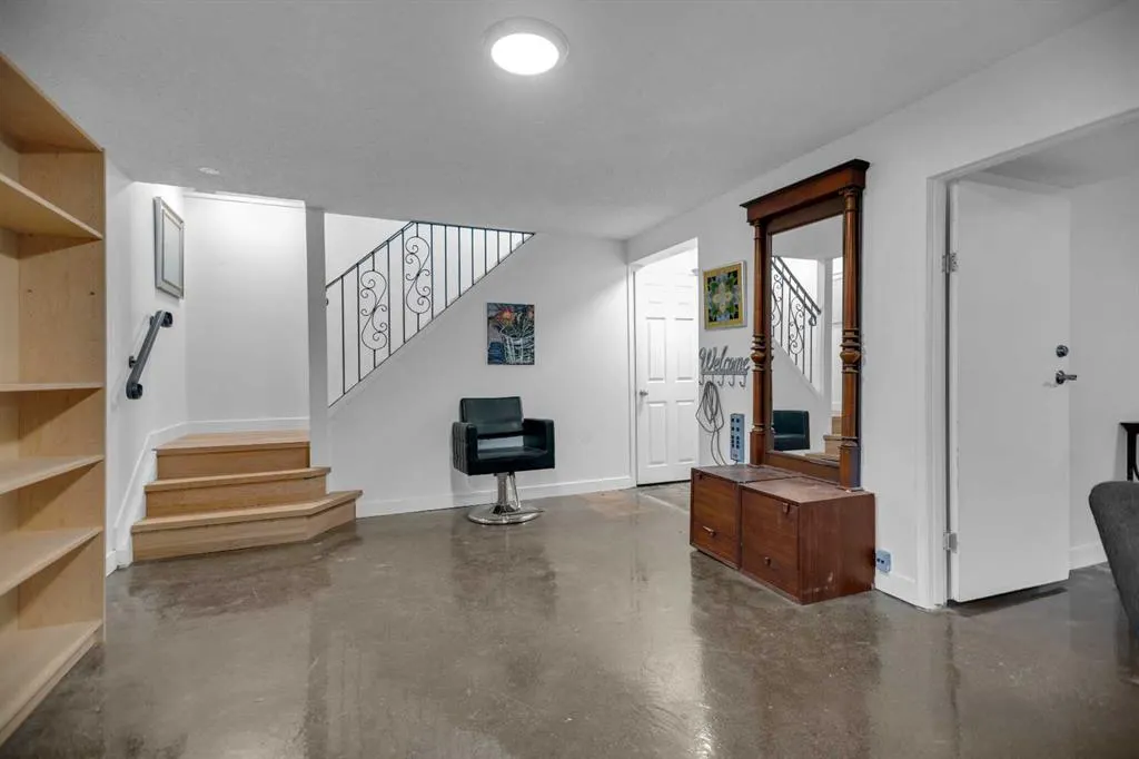 129 Midridge Place SE