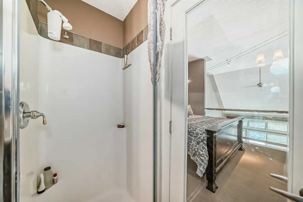 1505 27 Avenue SW, #206