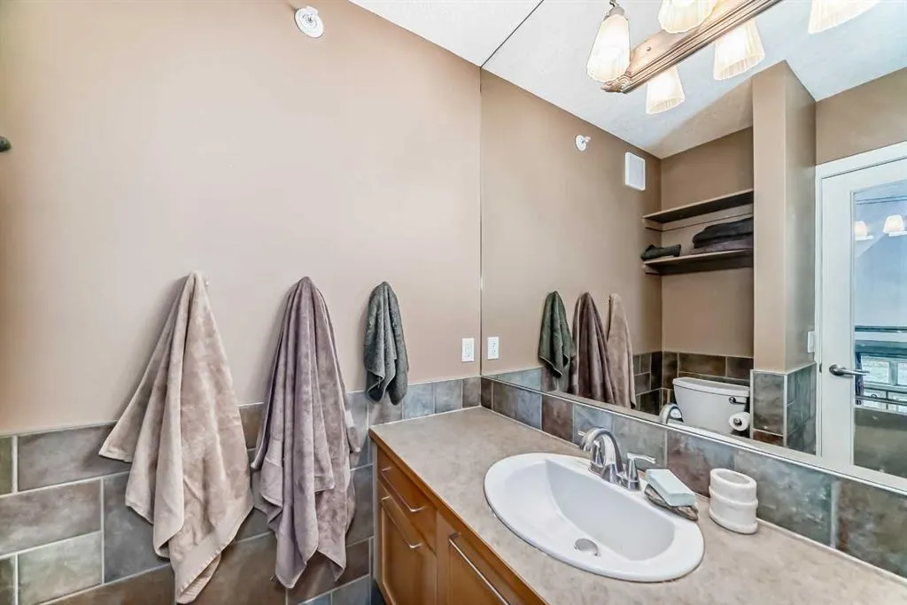 1505 27 Avenue SW, #206