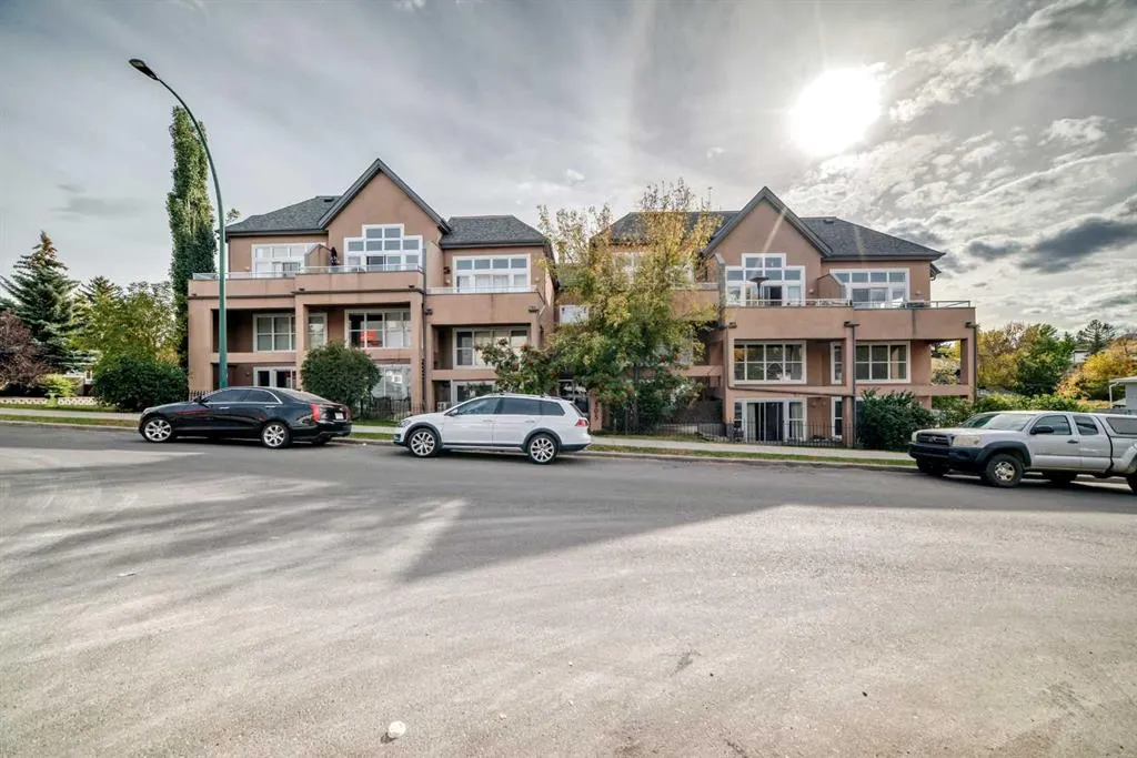 1505 27 Avenue SW, #206