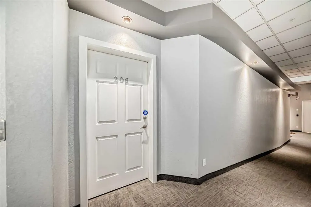1505 27 Avenue SW, #206