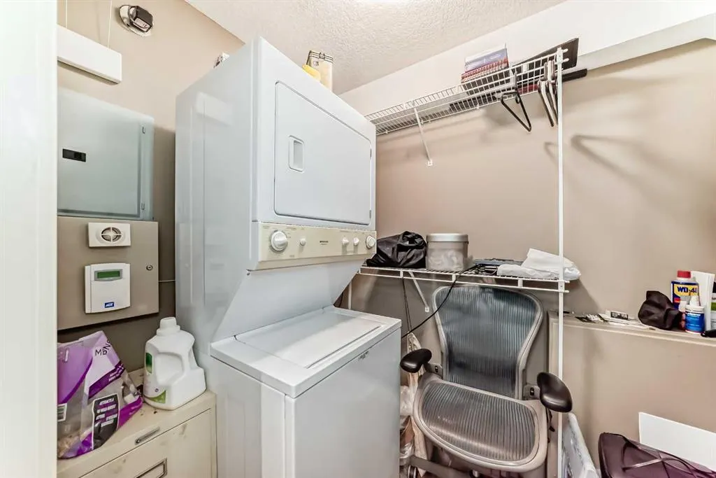 1505 27 Avenue SW, #206