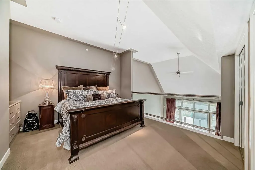 1505 27 Avenue SW, #206