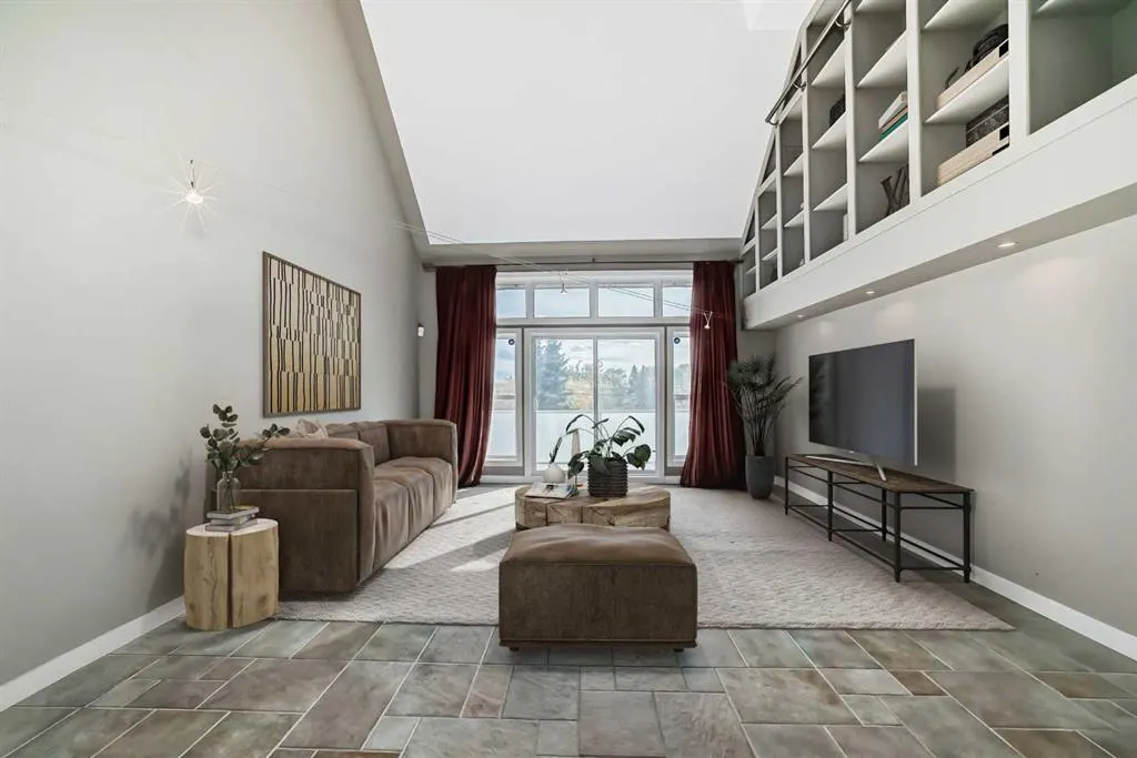 1505 27 Avenue SW, #206