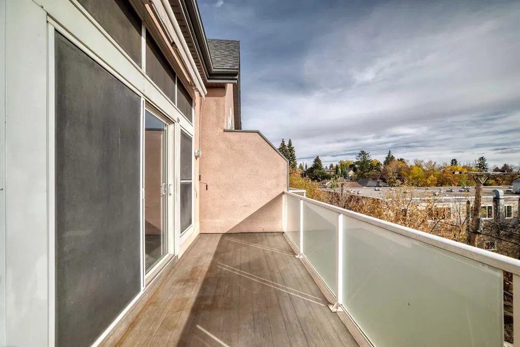 1505 27 Avenue SW, #206