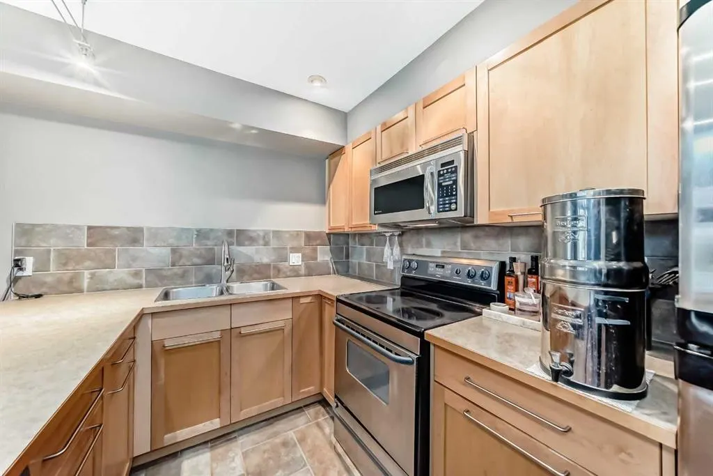 1505 27 Avenue SW, #206