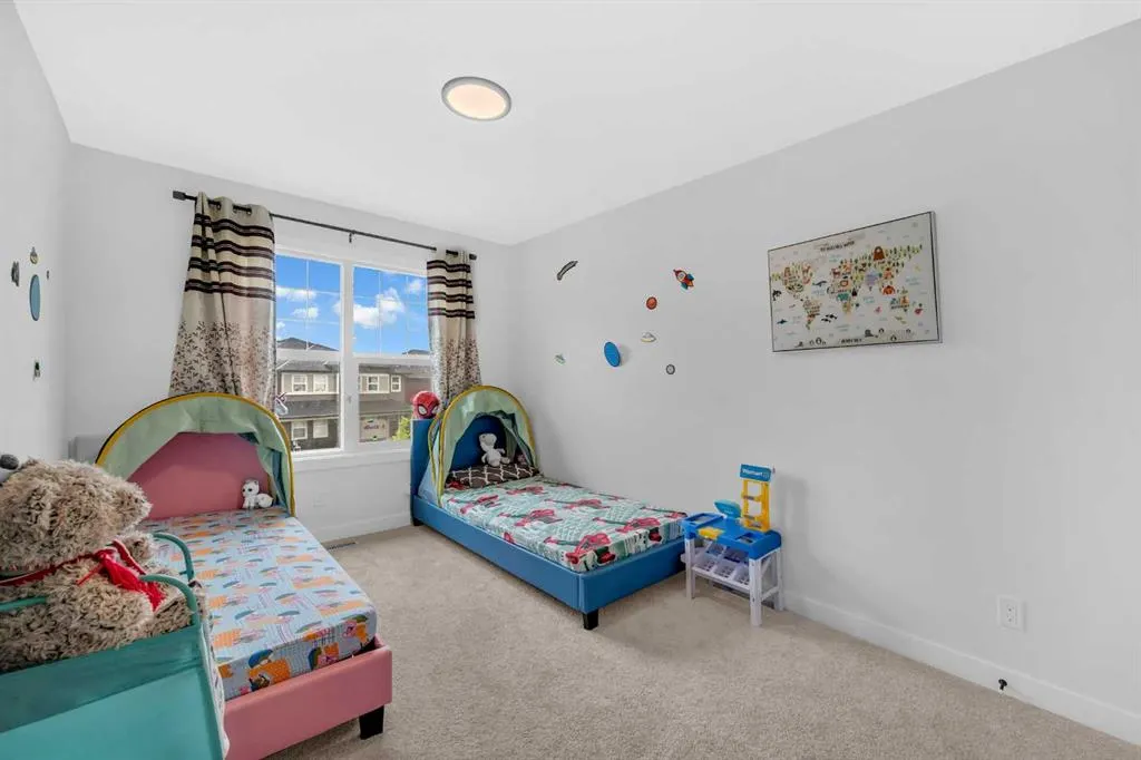 93 Legacy Reach Crescent SE