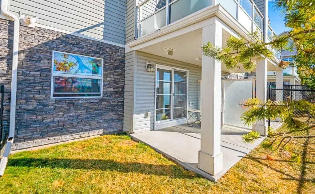508 Redstone View NE
