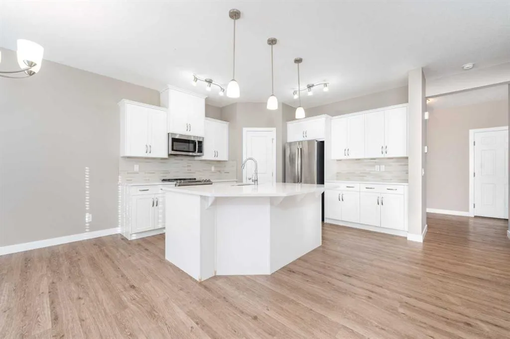 243 Kinniburgh Road