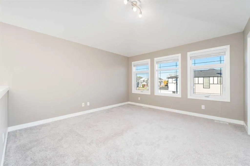 243 Kinniburgh Road
