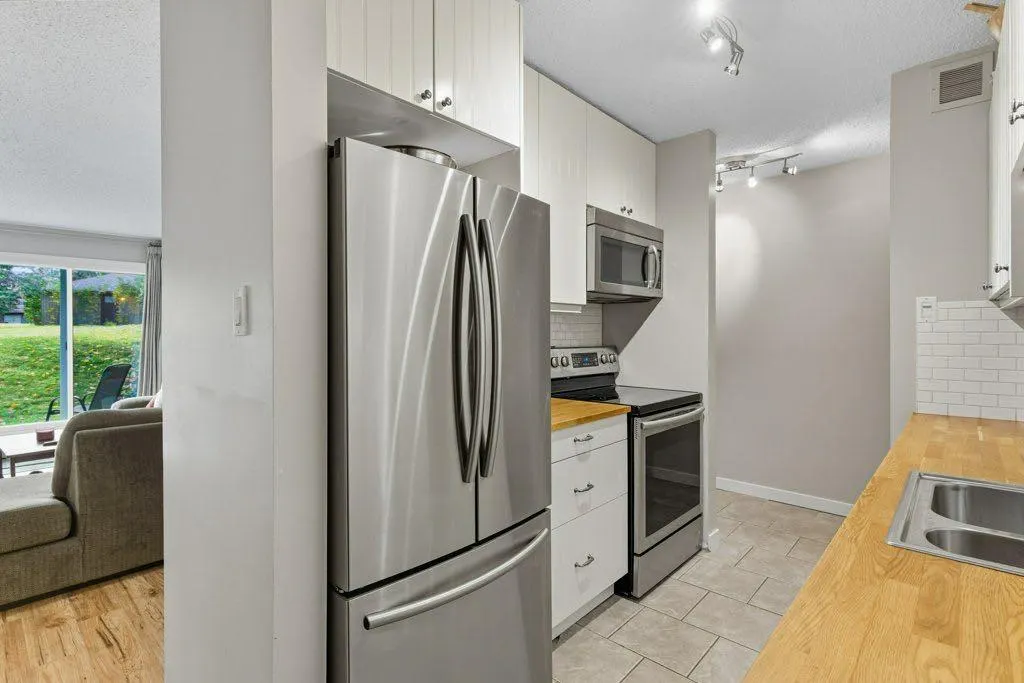 8948 Elbow Drive SW, #512