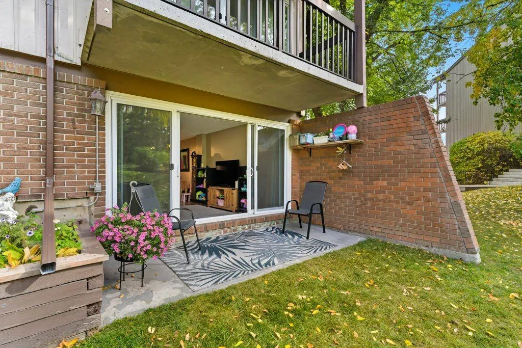 8948 Elbow Drive SW, #512
