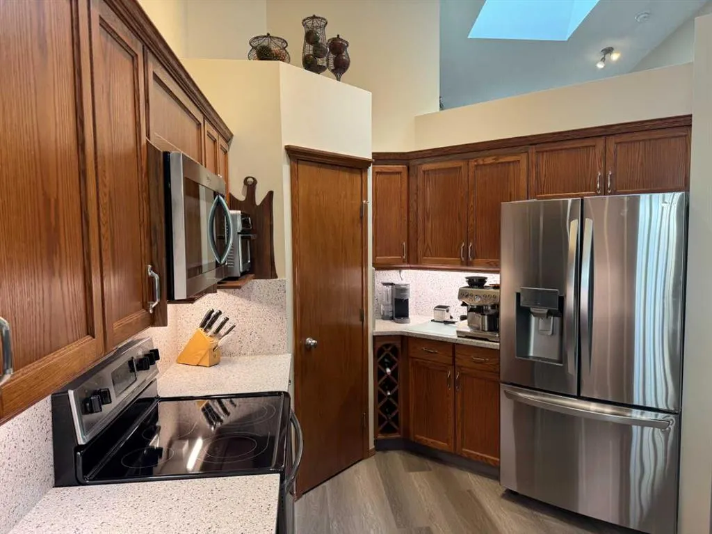 258 Millview Gardens SW