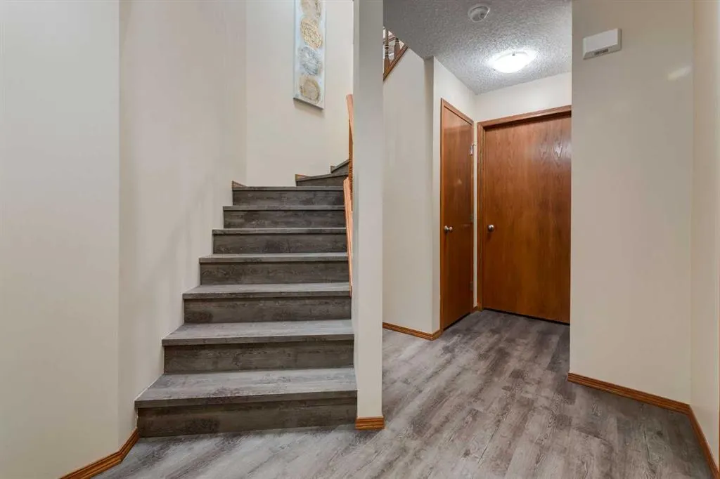 258 Millview Gardens SW