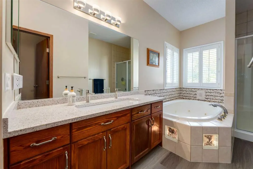 258 Millview Gardens SW