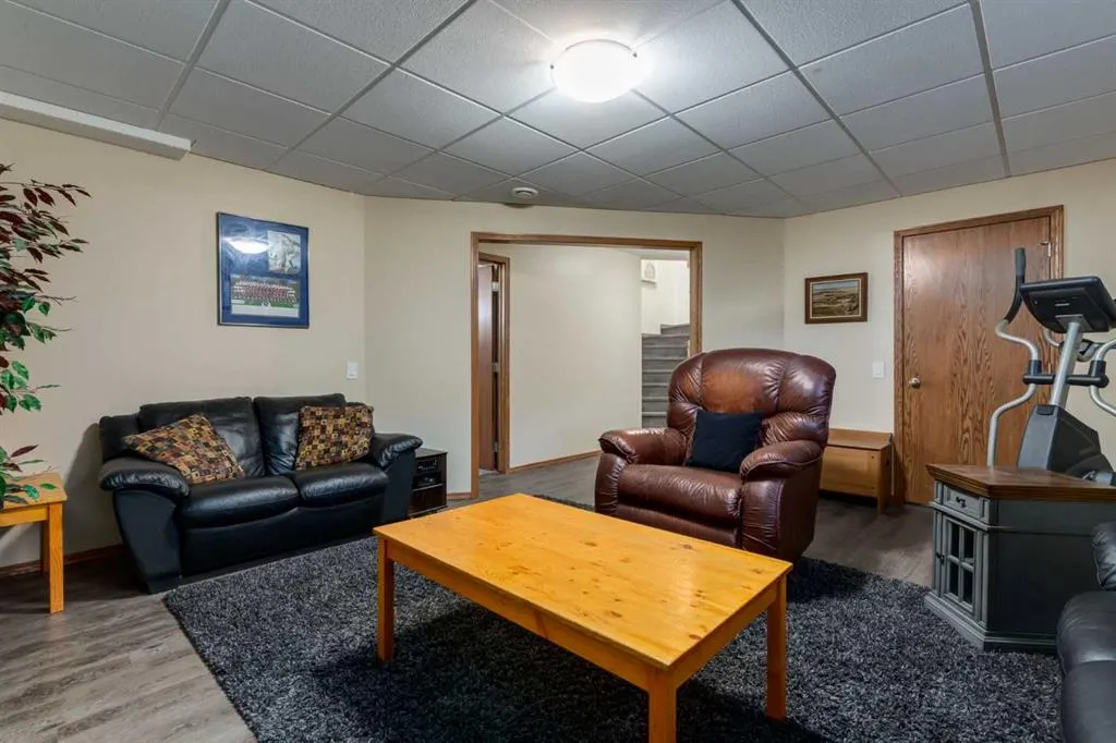 258 Millview Gardens SW