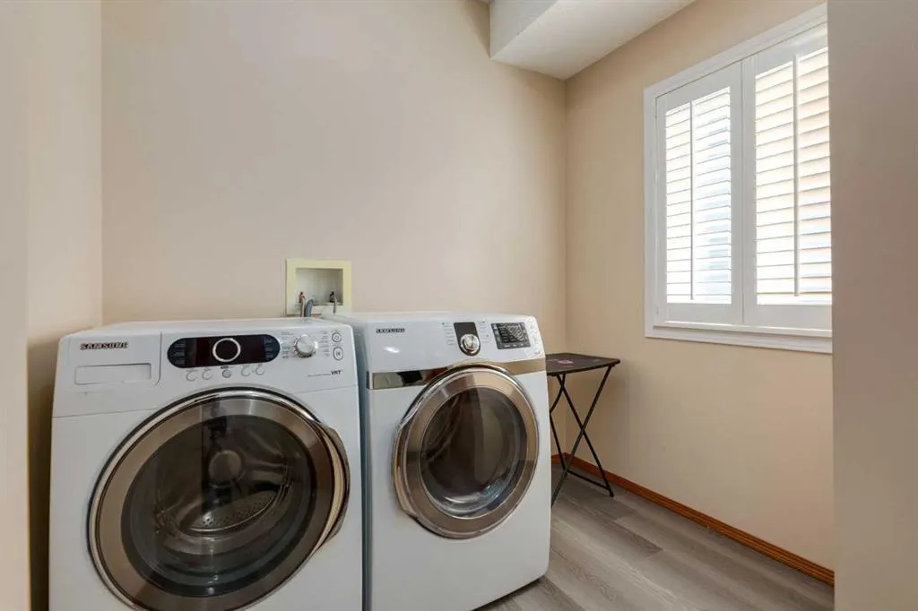 258 Millview Gardens SW