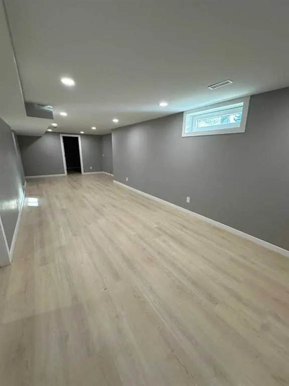 31 10 Street W