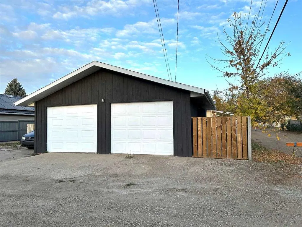 31 10 Street W