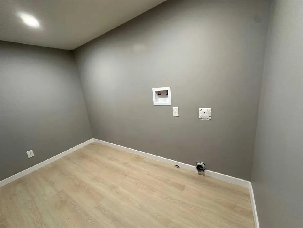 31 10 Street W