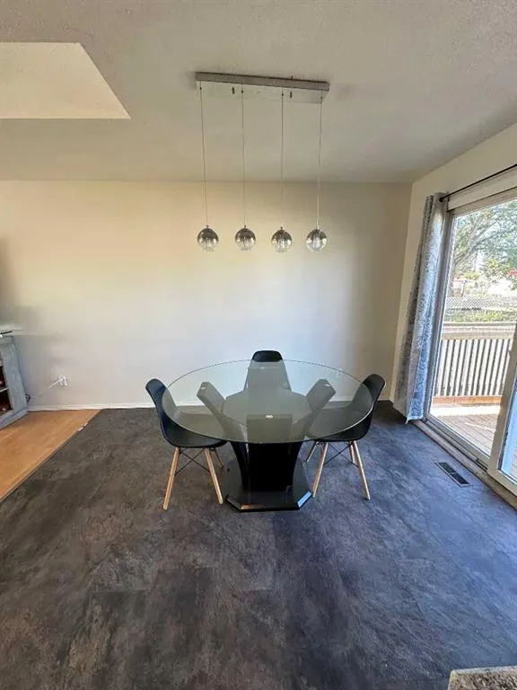 31 10 Street W