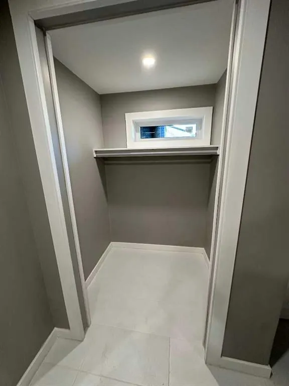 31 10 Street W