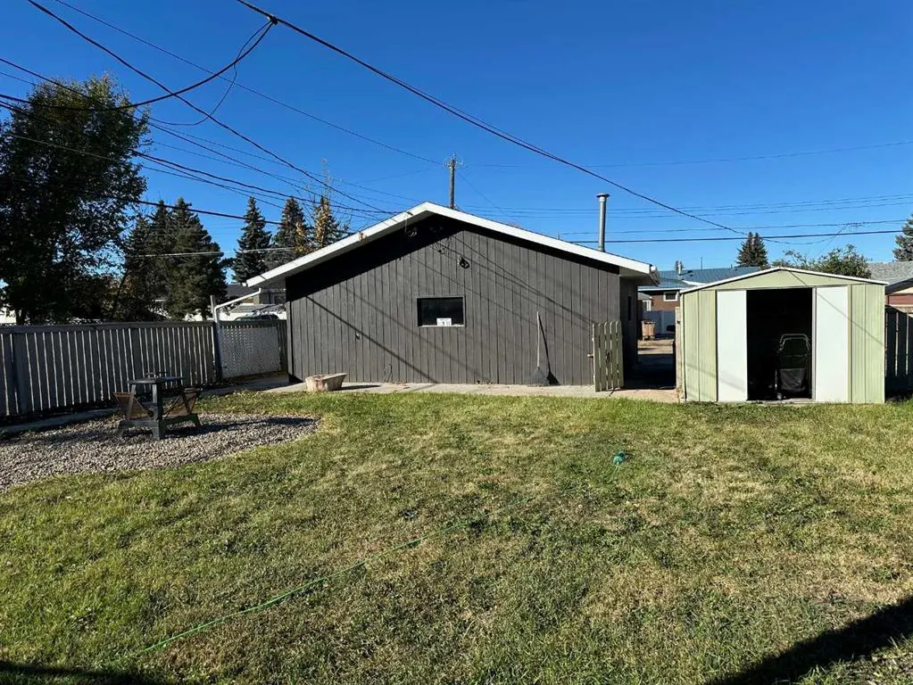 31 10 Street W