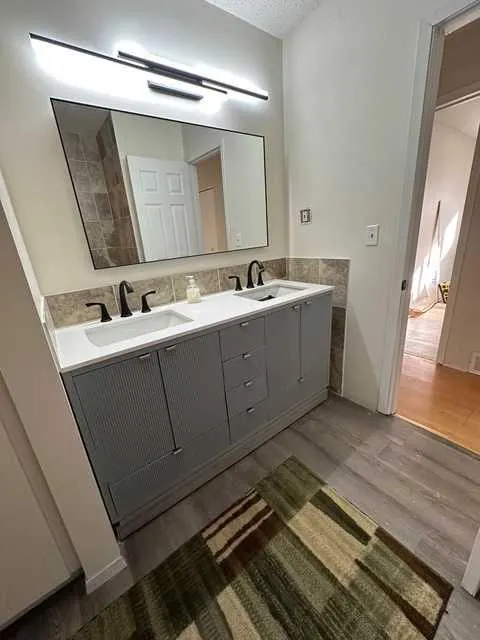 31 10 Street W