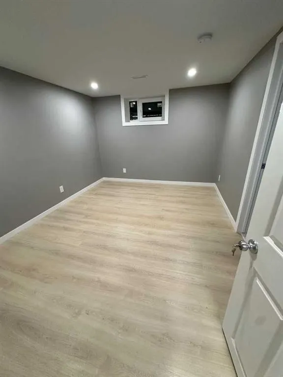 31 10 Street W
