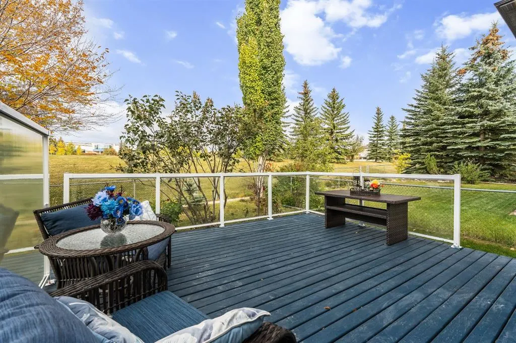 120 Simcoe Close SW