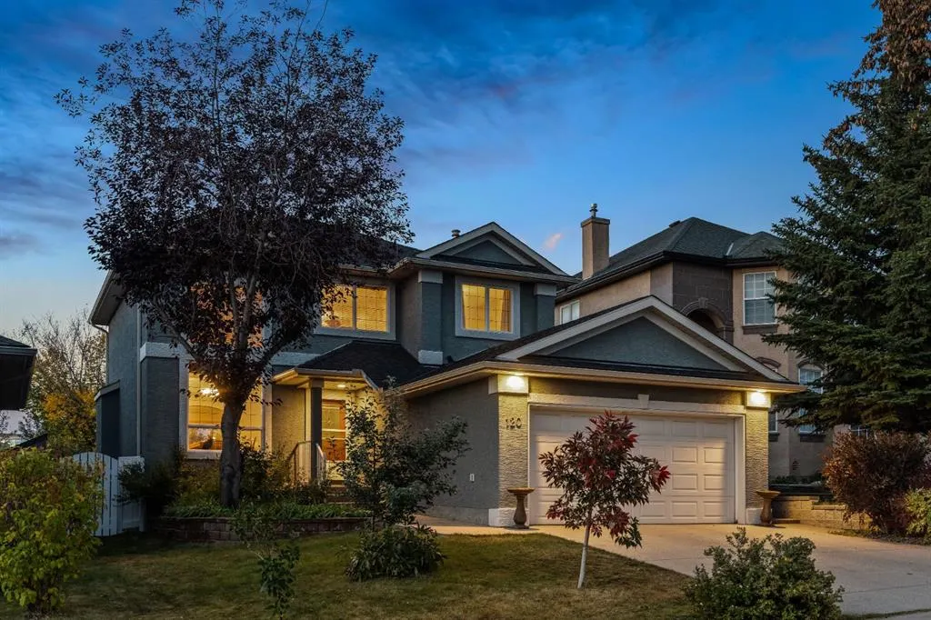 120 Simcoe Close SW