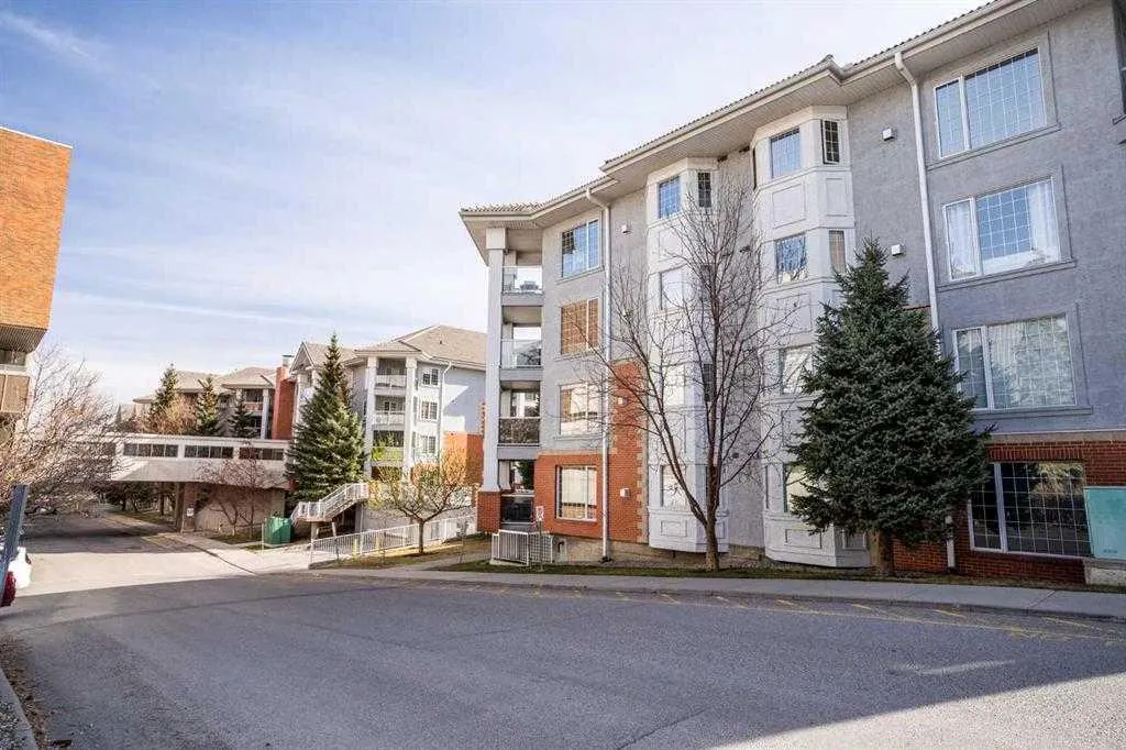 8535 Bonaventure Drive SE, #202