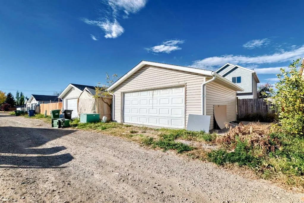 120 Martinview Close NE