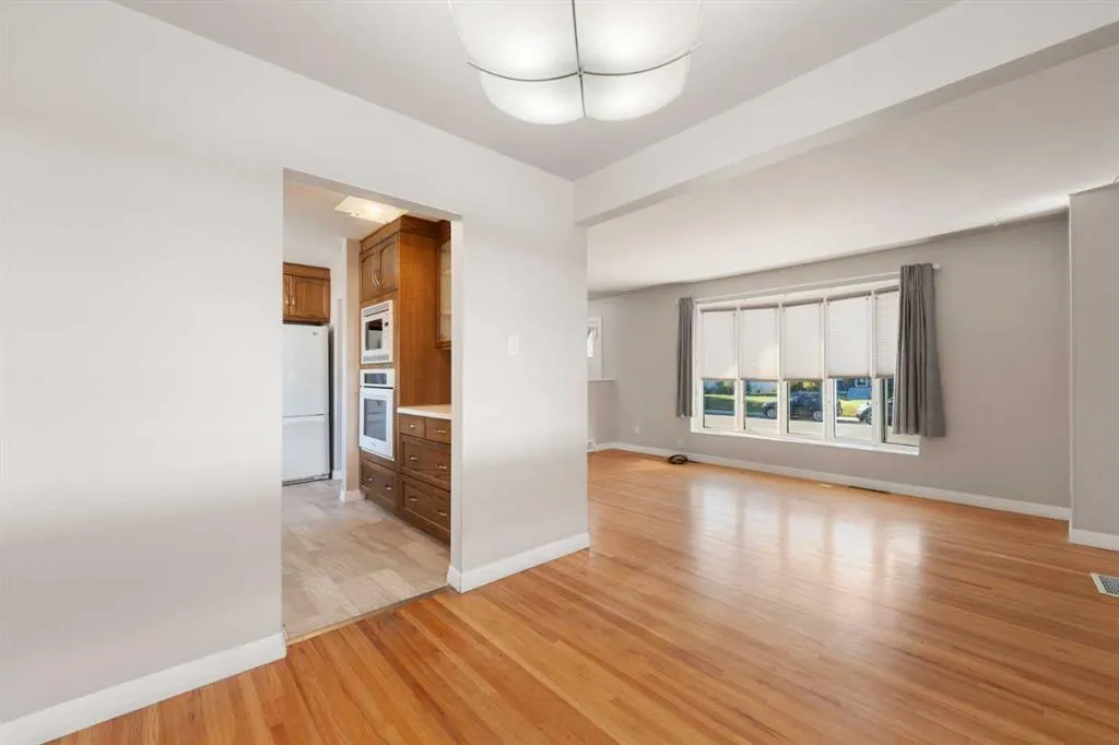 98 Lynnwood Drive SE