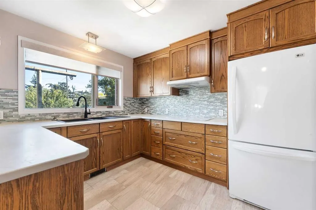 98 Lynnwood Drive SE
