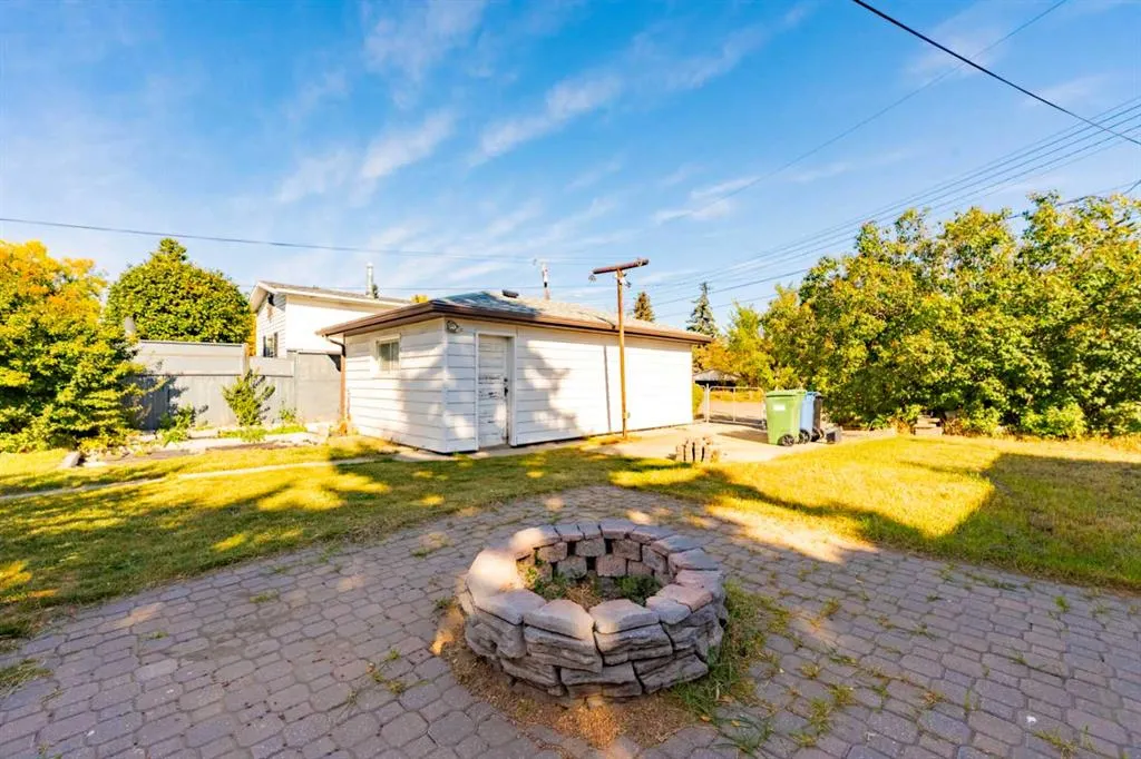 98 Lynnwood Drive SE