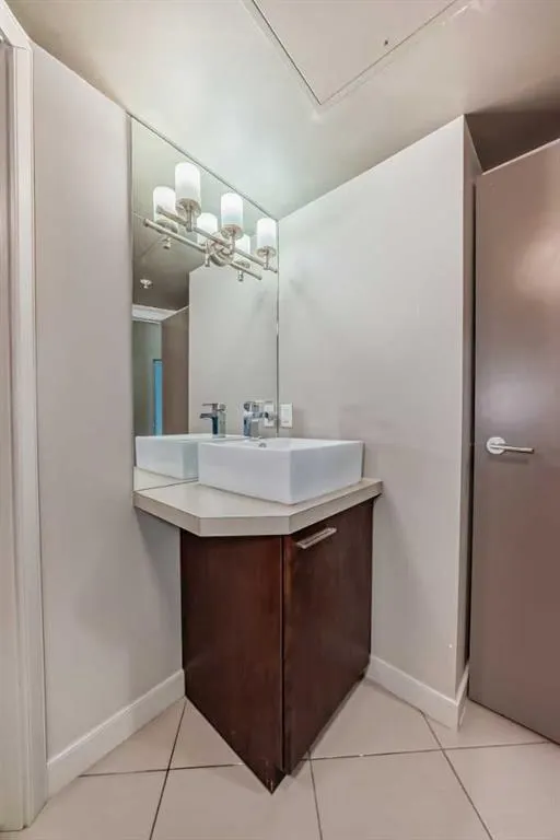 220 12 Avenue SE, #401