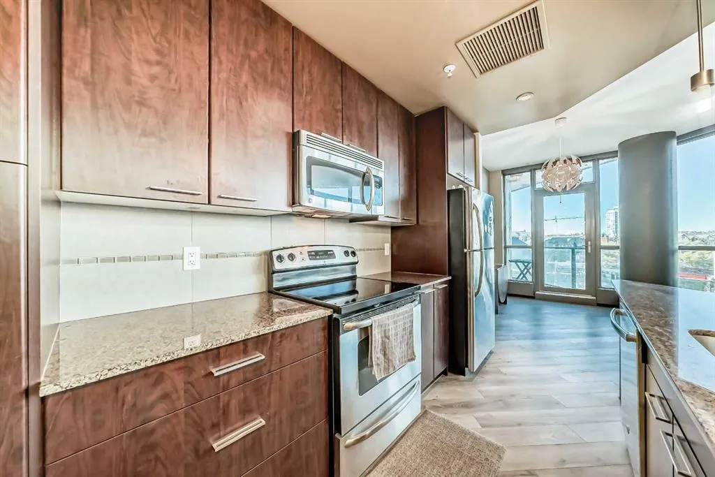 220 12 Avenue SE, #401