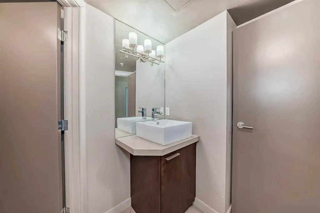 220 12 Avenue SE, #401
