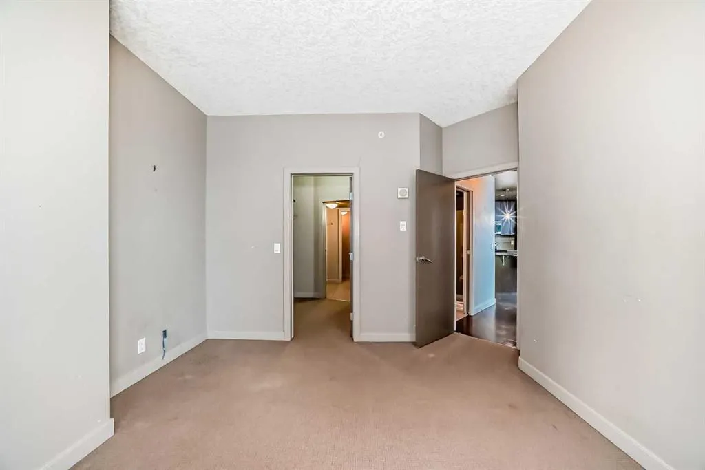 220 12 Avenue SE, #401