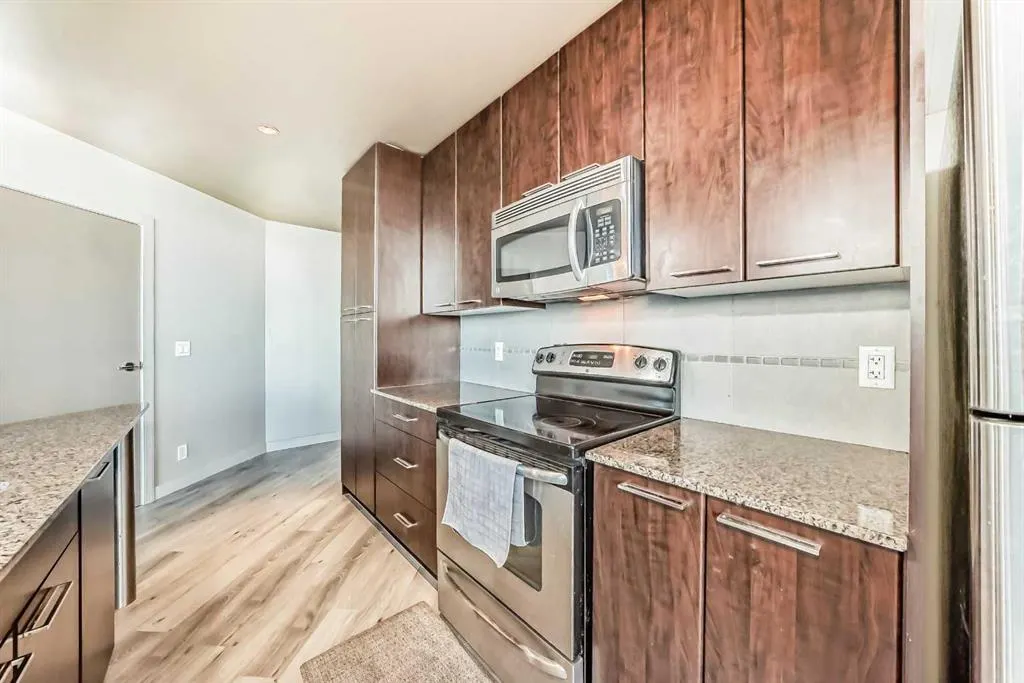 220 12 Avenue SE, #401
