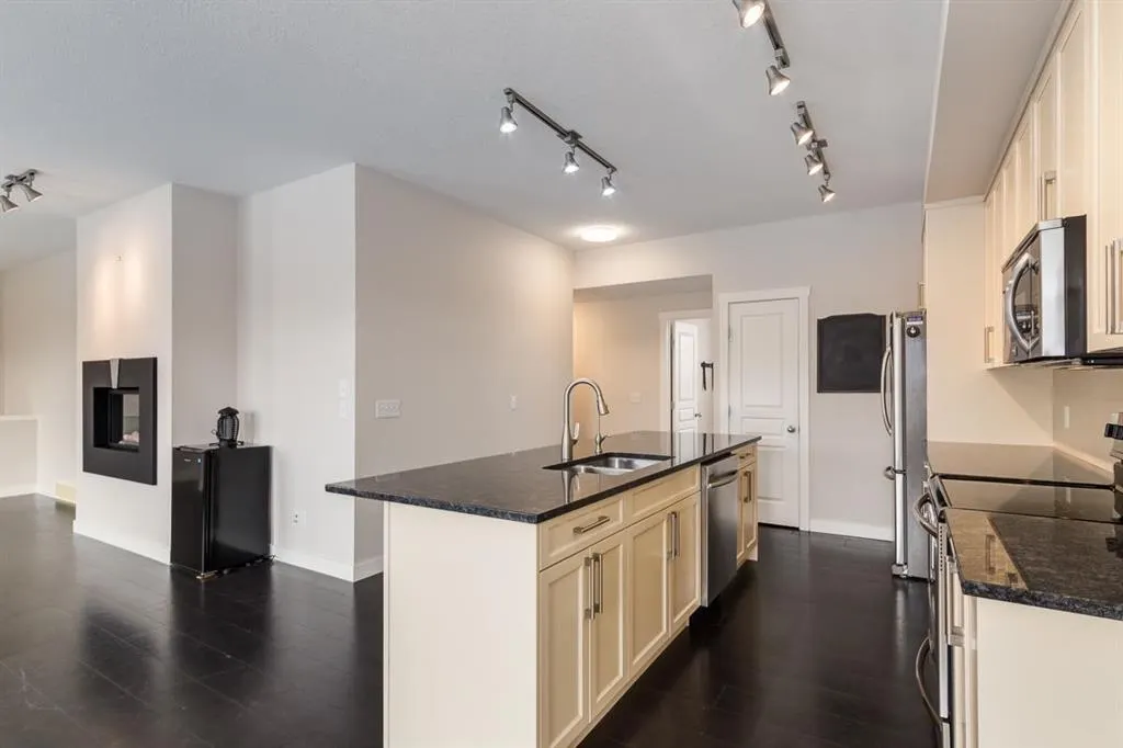 141 Cranford SE