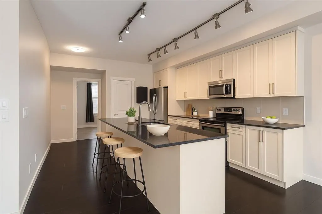 141 Cranford SE